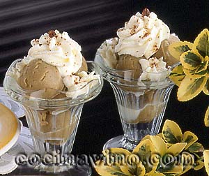 COPAS DE HELADO AL CAFÉ