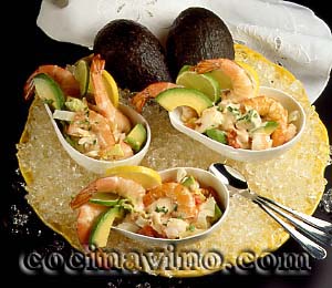 C�CTEL DE LANGOSTINOS Y AGUACATE